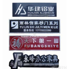 Beau design Custom 3D Metal Cloth Logo Plaques, marque Logos Label-Milling Aluminium Label en métal